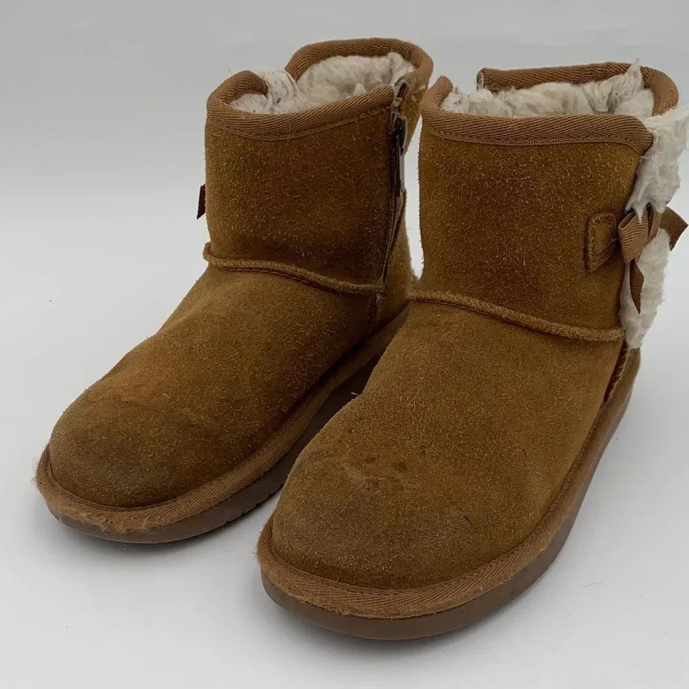 Brown Suede Boots with Bow Accent